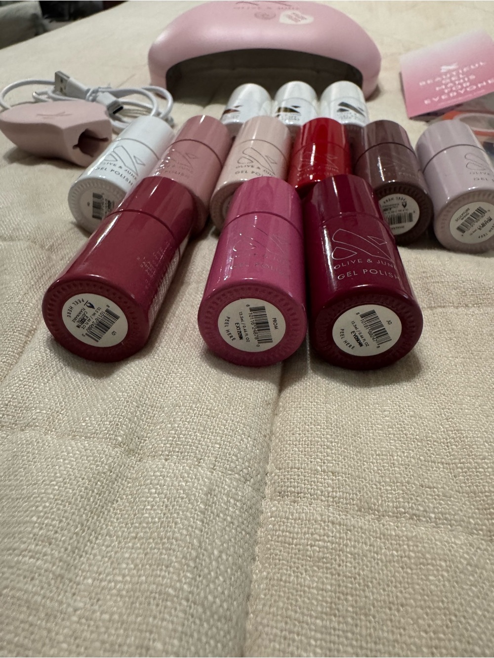 Olive & June Gel Nail Polish Full Set With Lamp + 9 Colors - Picture 3 of 5